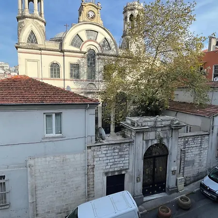 Taksim Academie House