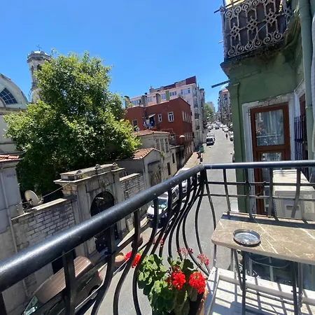 Taksim Academie House מלון דירות 4*